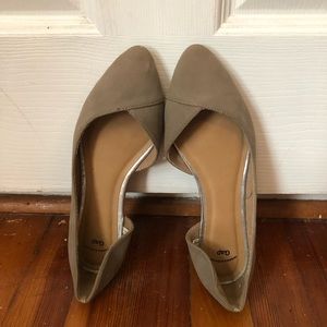 Taupe Gap flats women’s size 6